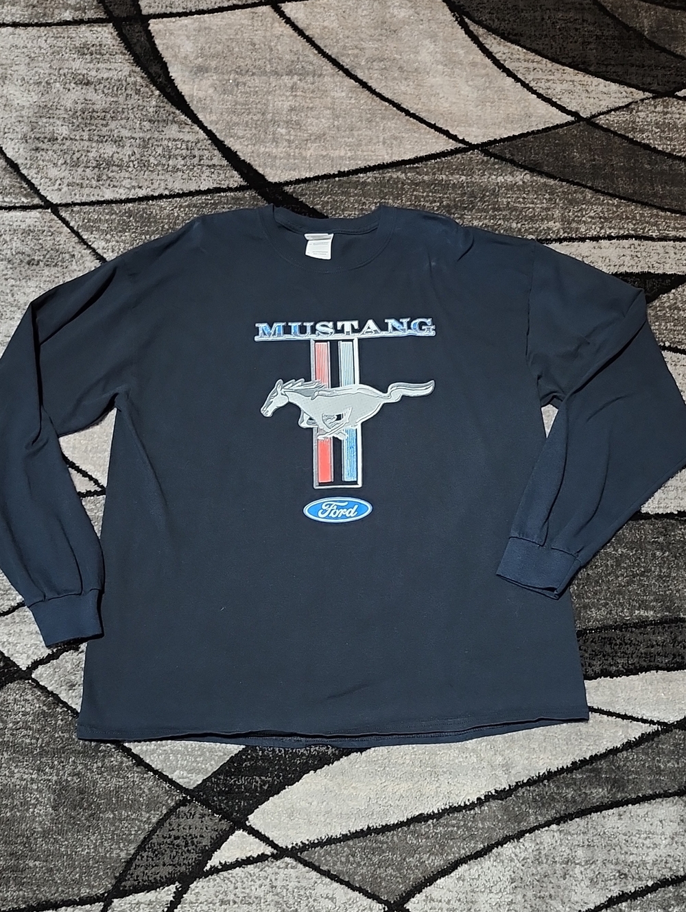 GILDAN FORD MUSTANG TRI-BAR PONY GRAPHIC BLACK COTTON LONG-SLEEVE TEE-SHIRT